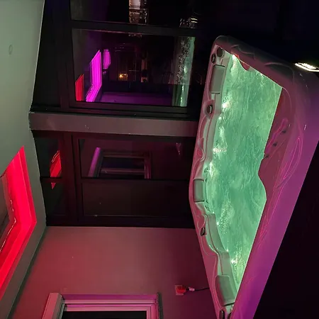Mali Vuk - Riverside & Jacuzzi *